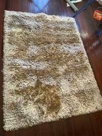 Carpete castanha clara