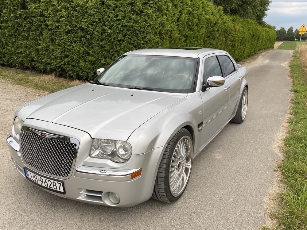 300C 5.7 Hemi 340KM koła 22’