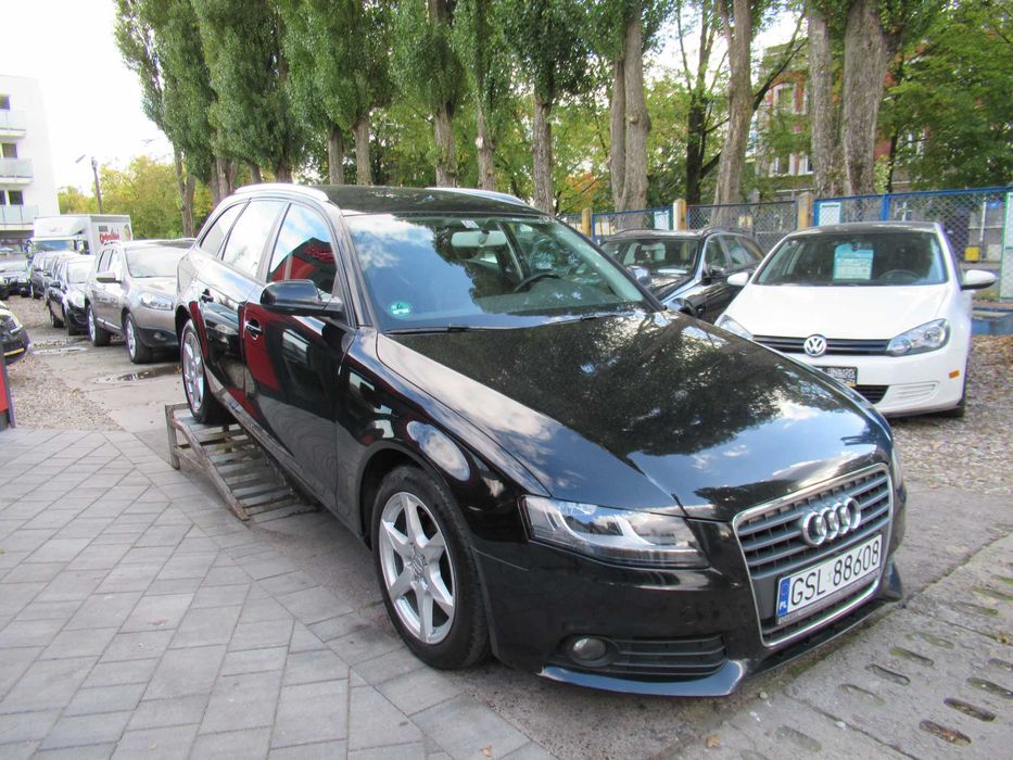 Audi A4 b8 1.8 benzyna czarna 2011r piękna nowy rozrząd serwisowany