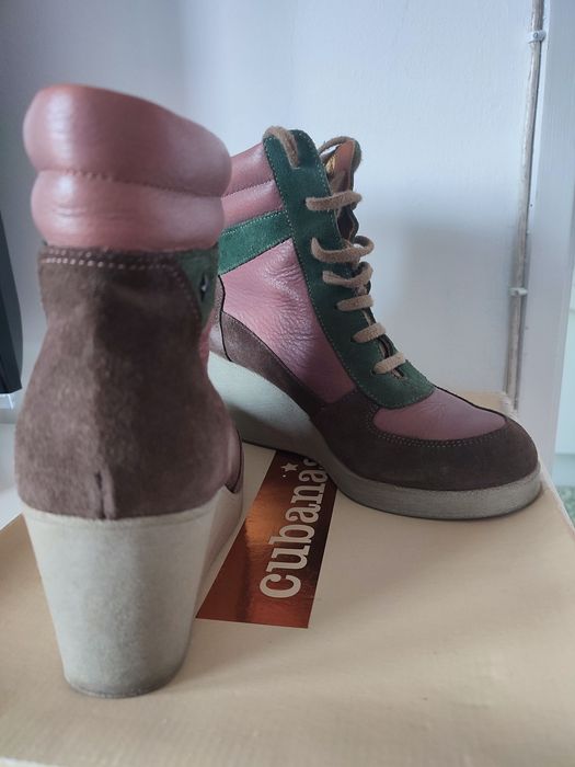 Botas Cubanas, em bom estado.
