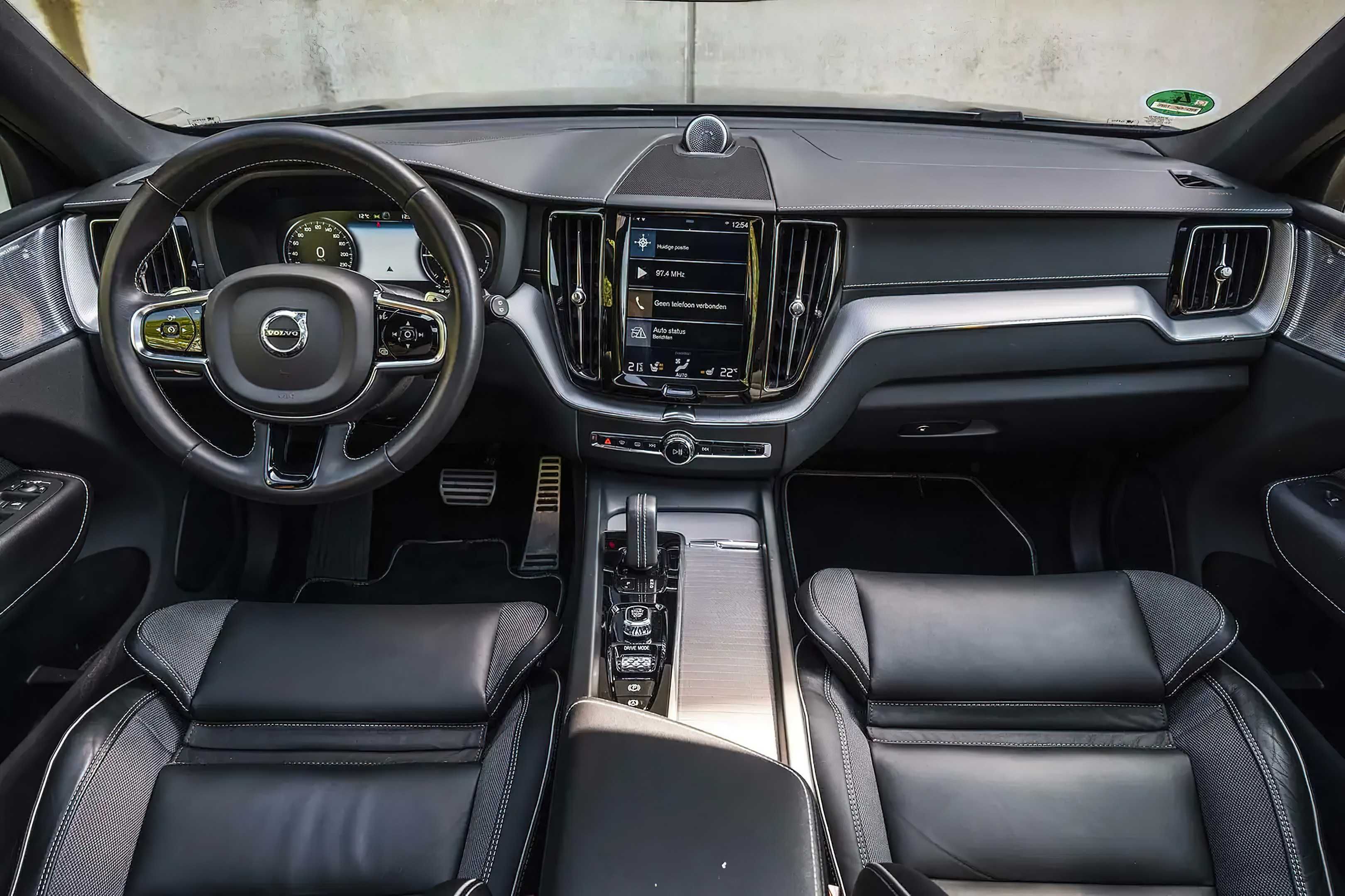 Volvo XC60 Hybrid  2020