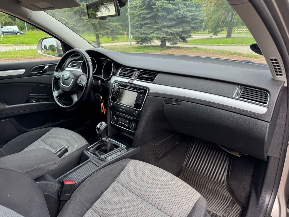 Skoda Superb 1,4  xenon Nowy rozrząd