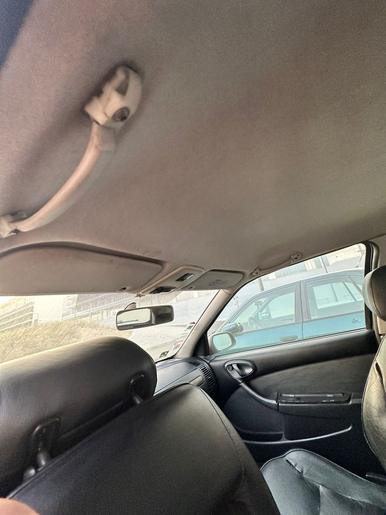 Vendo Citroen Xsara 
1.4 a gasolina ( 74cv )
Versão Sedan