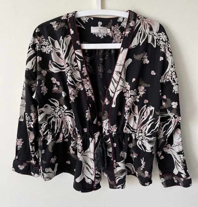 Cream marynarka żakiet damski w kwiaty krótki kimono Azja wiskoza S