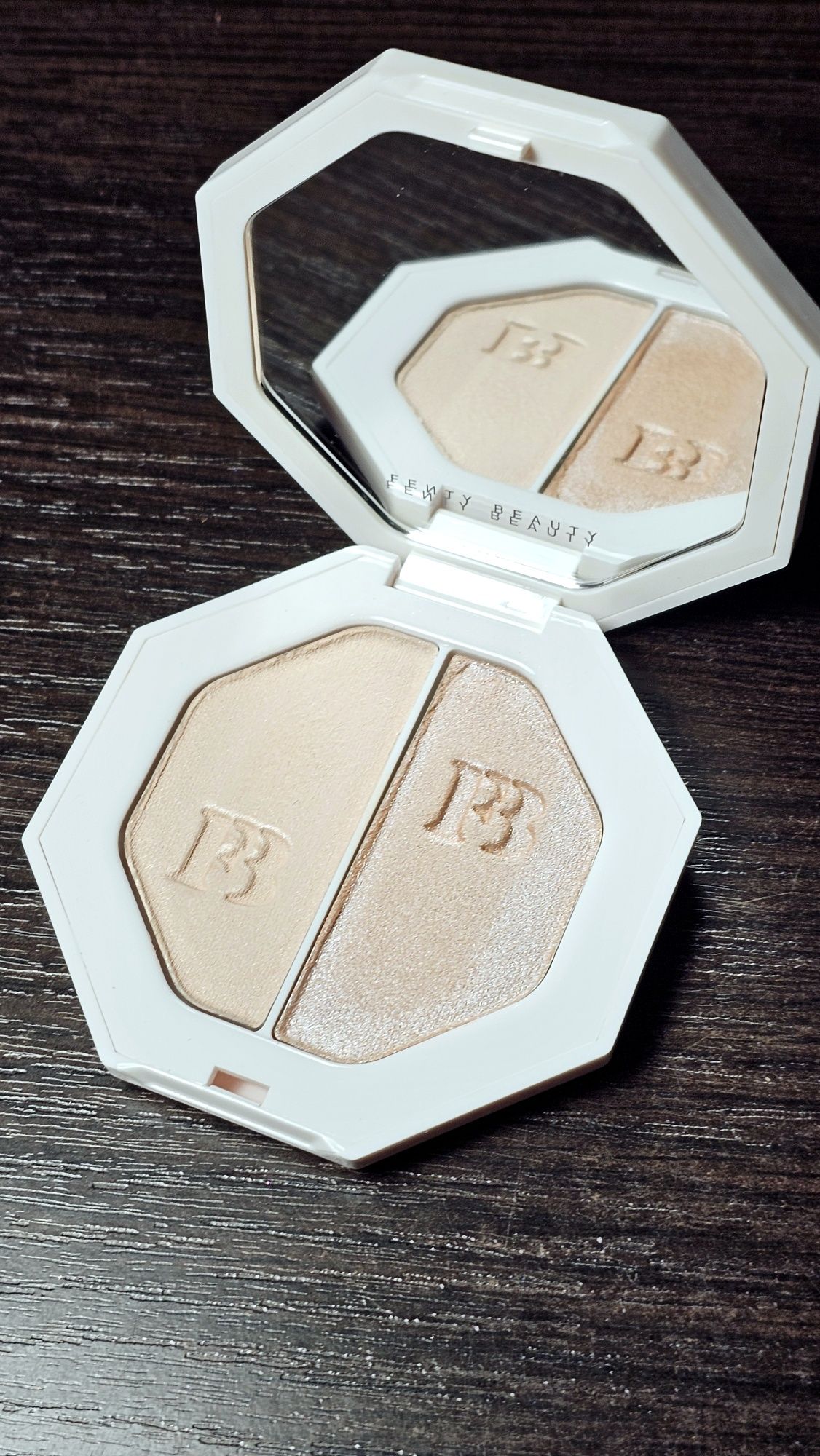 Fenty Beauty - Killawat Duo Highlighter. Rozświetlacz