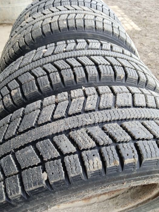 Продам шини зимові