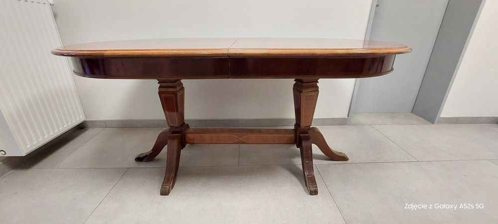 Zabytkowe fornirowane meble do jadalni retro – antyk