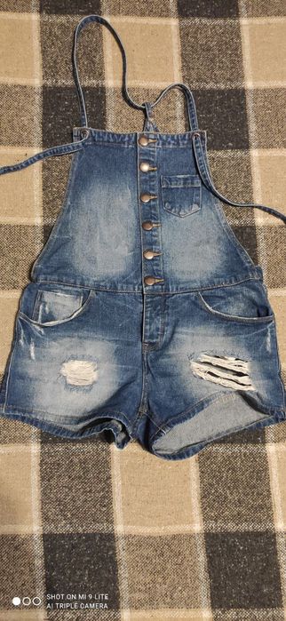 Джинсовый комбинезон-шорты М