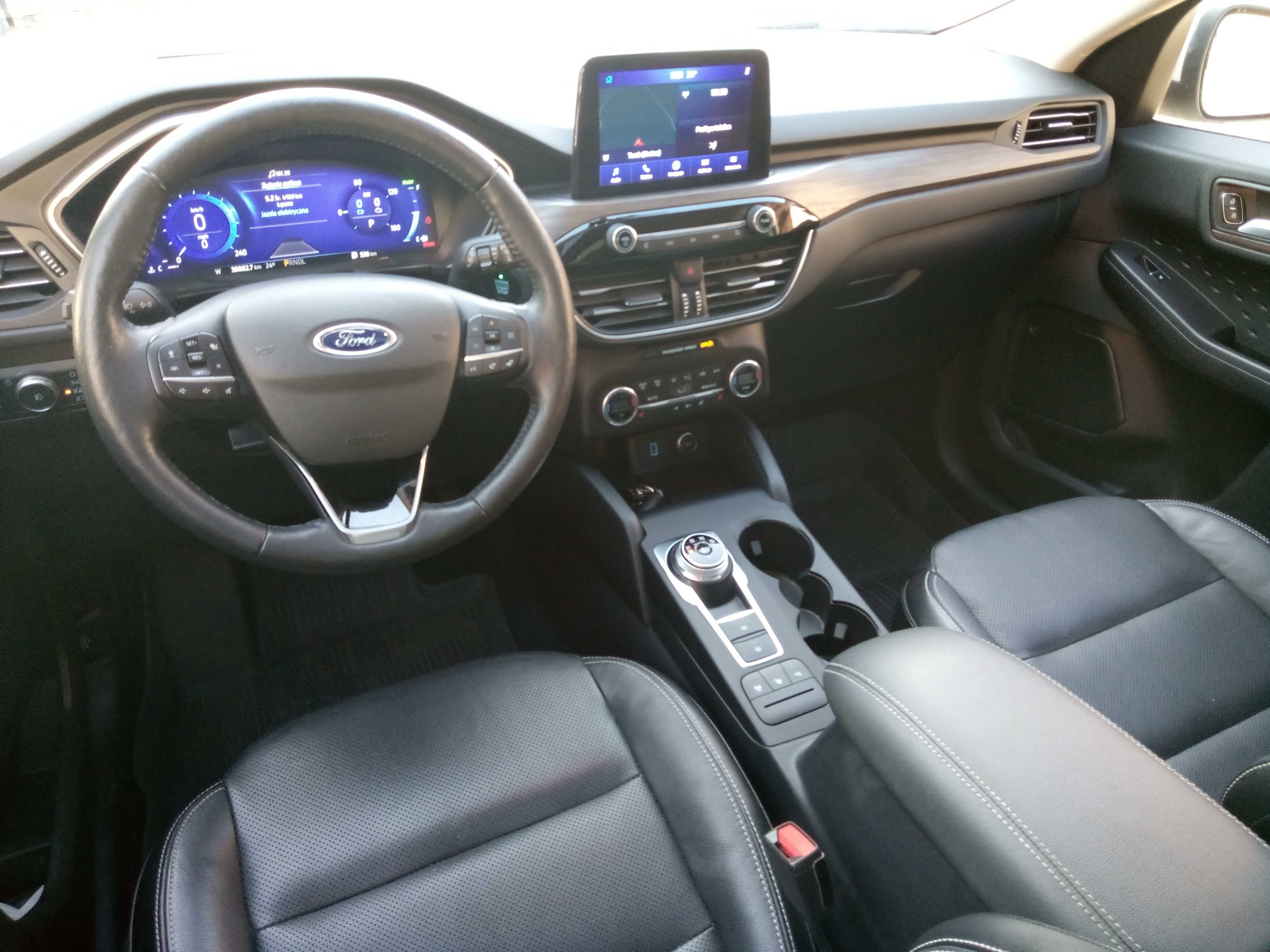 Ford Kuga Escape Hybrid /2,5 FHEV /4x4 /Titanium /200KM