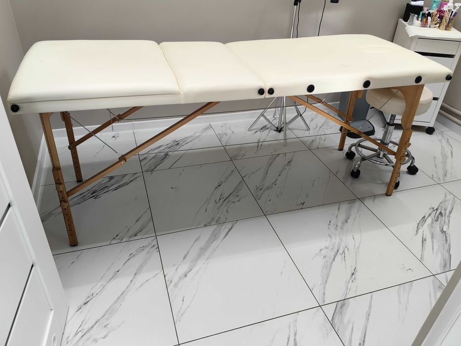 Łóżko kosmetyczne / do masażu