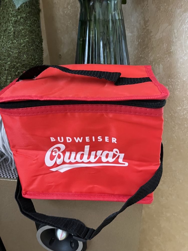 Термосумка для пива от BUDWEISER.