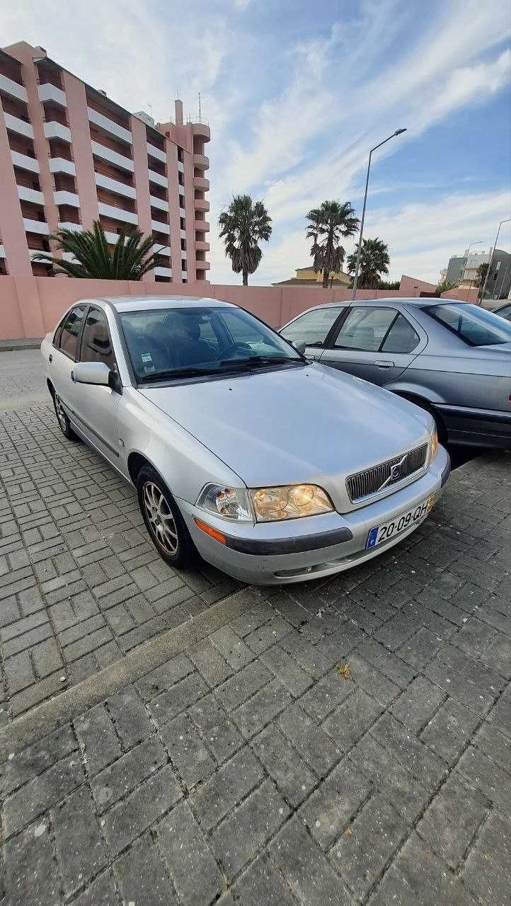 Volvo s40 ano 2000,  1.6 gasolina {Motor Avariado!} 302.000 km.