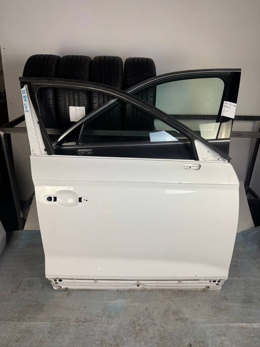 AUDI Q5 80A двері праві в наявності