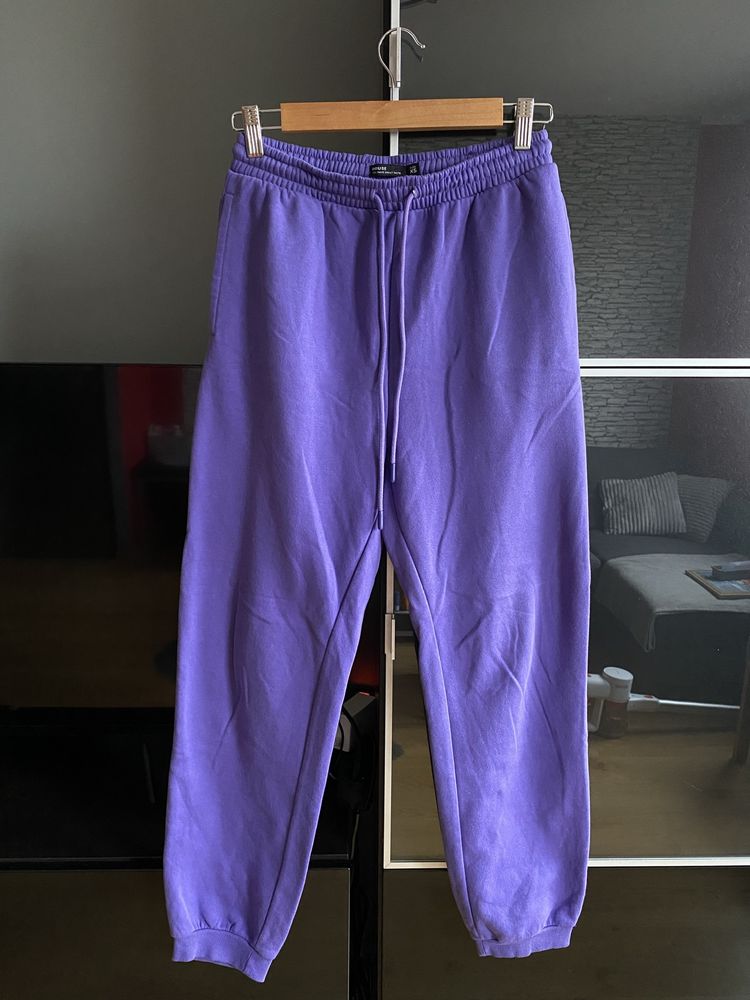 Fioletowe dresy baggy ze ściągaczem xs house