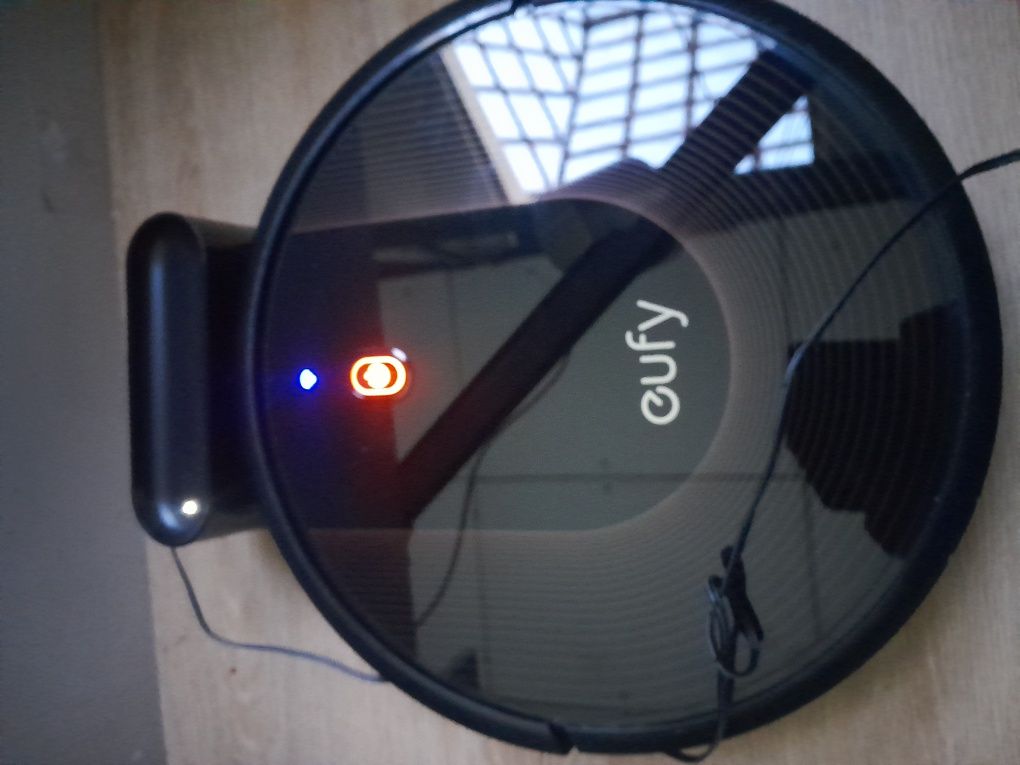 Odkurzacz robot sprzątający eufy robovac 30c usterka
