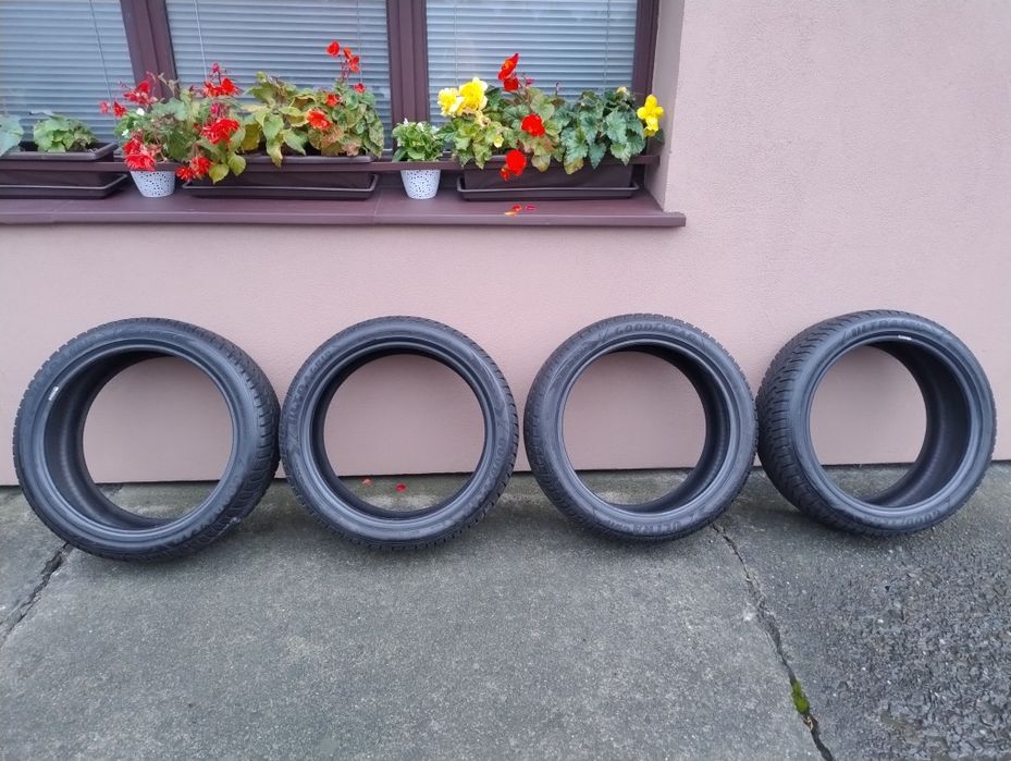Opony Goodyear Ultra Grup 235/45/20