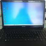 Duży laptop Samsung 17.3