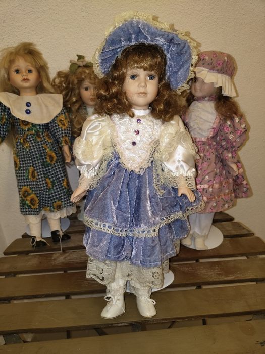 Bonecas de porcelana para coleção
