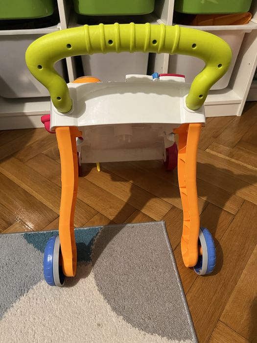 Jeździk pchacz chodzik edukacyjny doris