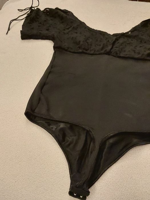 Czarne koronkowe body XXS/32