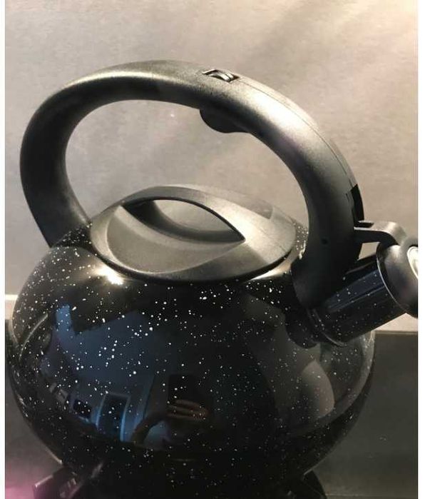 CZAJNIK TRADYCYJNY  z gwizdkiem na gaz indukcję stalowy czajnik 2,5l