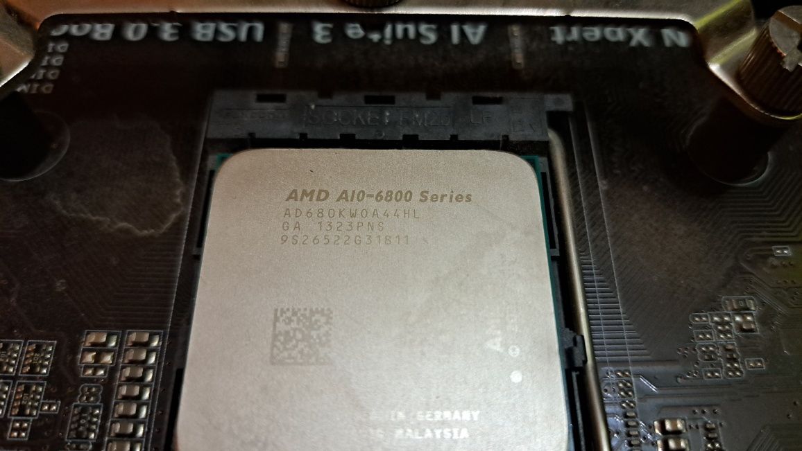 Asus A88XM-A AMD A10 6800 SPC FERA