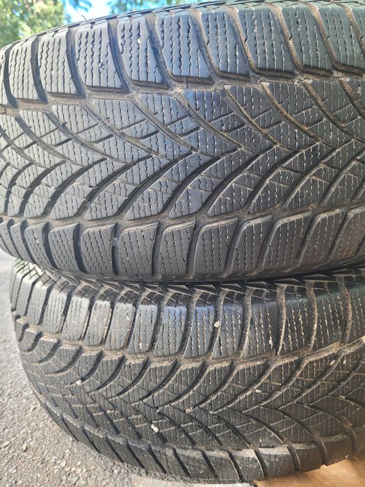 Продам шины GOOD YEAR  ultragrip ice 2 215/55/r16