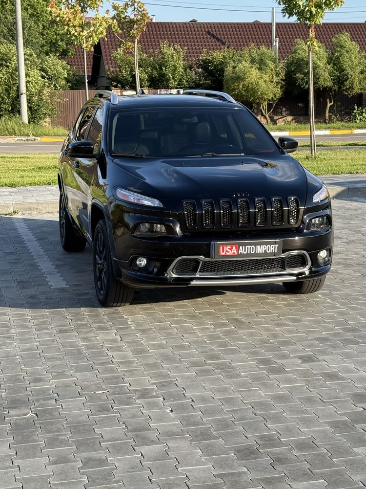 Jeep cherokee 2017 3.2 overland