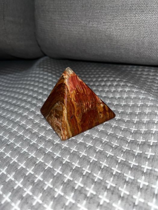Piramida ozdobna
