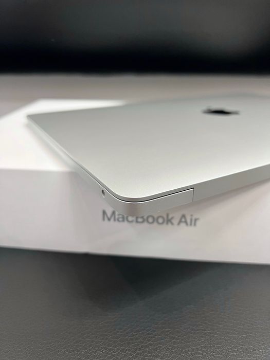 Mac Book Air 2020 M1 13-inch