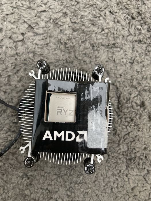 Процессор AMD Ryzen 7 2700 + Оригинальный кулер! 8 ядер / 16 потоков