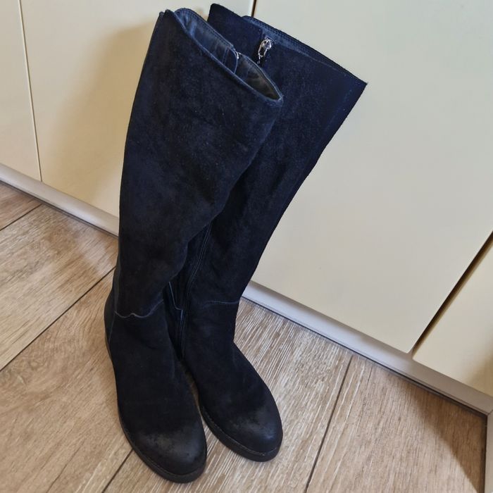 Зимові замшові сапоги.