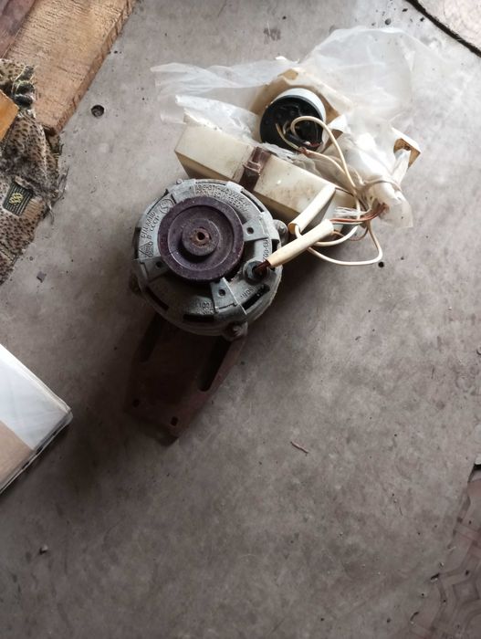 Продам двигун для пральної машини.