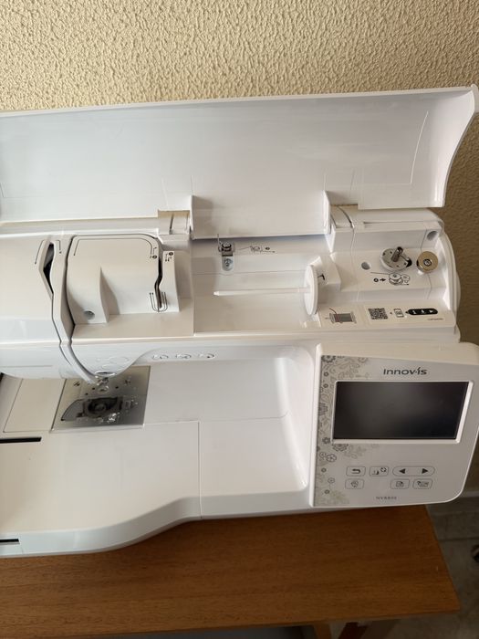 Bordadeira Brother NV880E