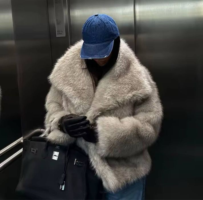 Дуже гарна шубка штучна шуба сіра красива коротка тепла с м л розір