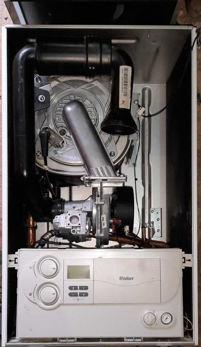 Kocioł gazowy kondensacyjny Vaillant VC PL 246/3 5 na  części.