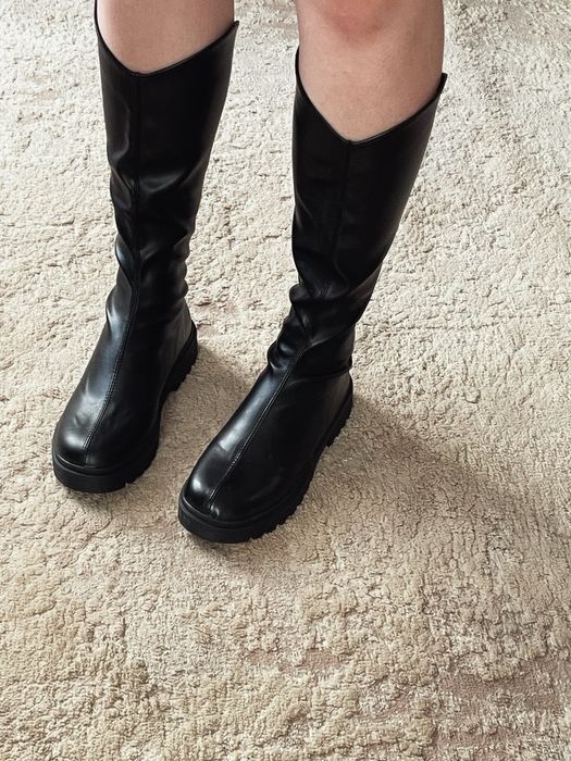 Чобітки жіночі, абсолютно нові. Стильне доповнення осінніх образів