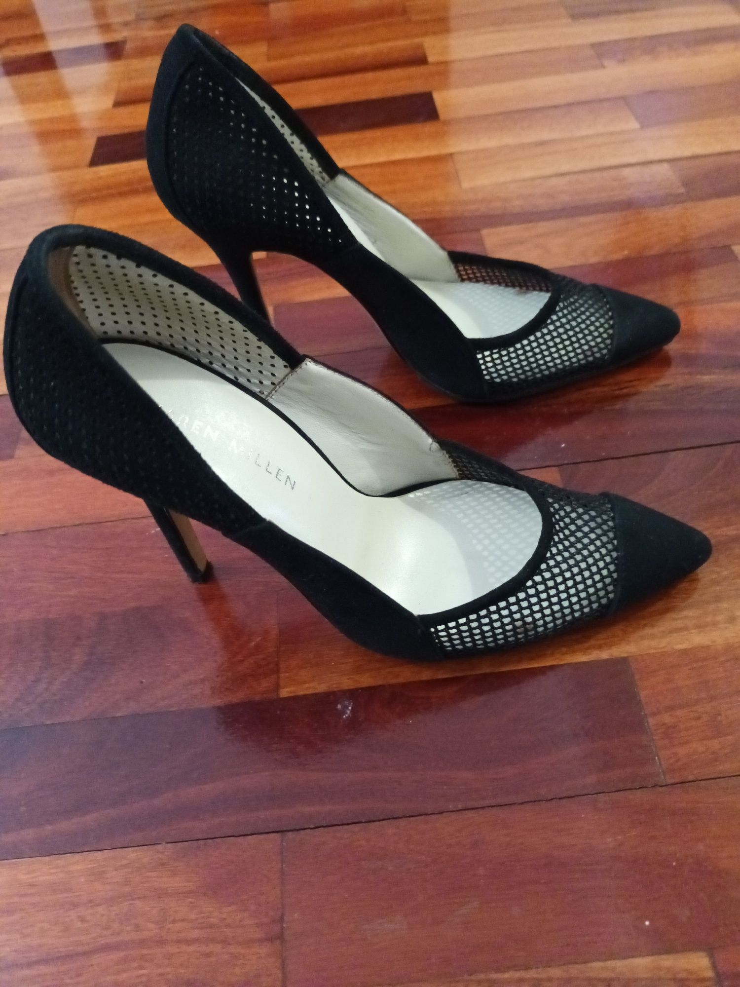 Stilettos pretos da Karen Millen