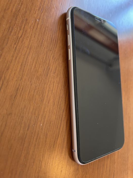 Iphone 11 branco 64GB