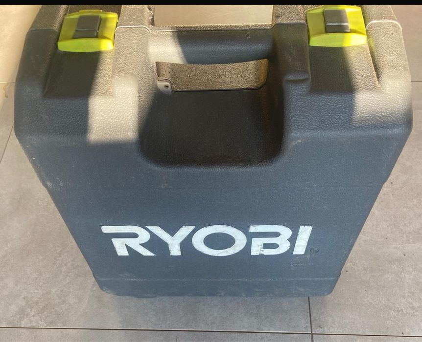 Frezarka do drzewa Ryobi 1400W ERT1400RV