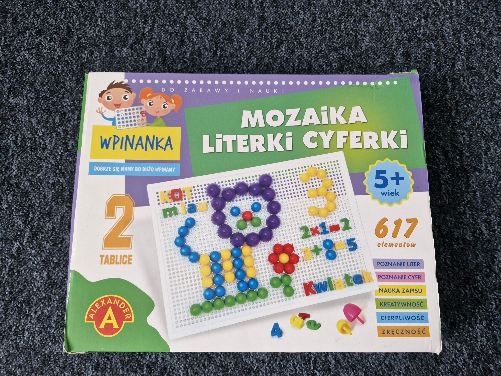Układanka, mozaika, wpinanka, pinezki.  》Bardzo dużo elementów《
