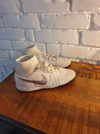 Buty piłkarskie NIKE roz. 38