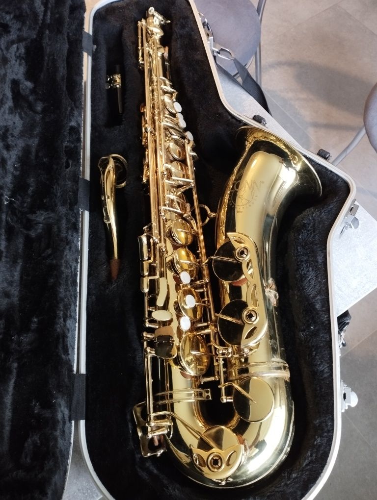 Saksofon tenorowy Conn 86M