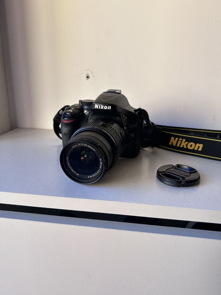 Venda de máquina fotográfica Nikon D5200 + acessórios