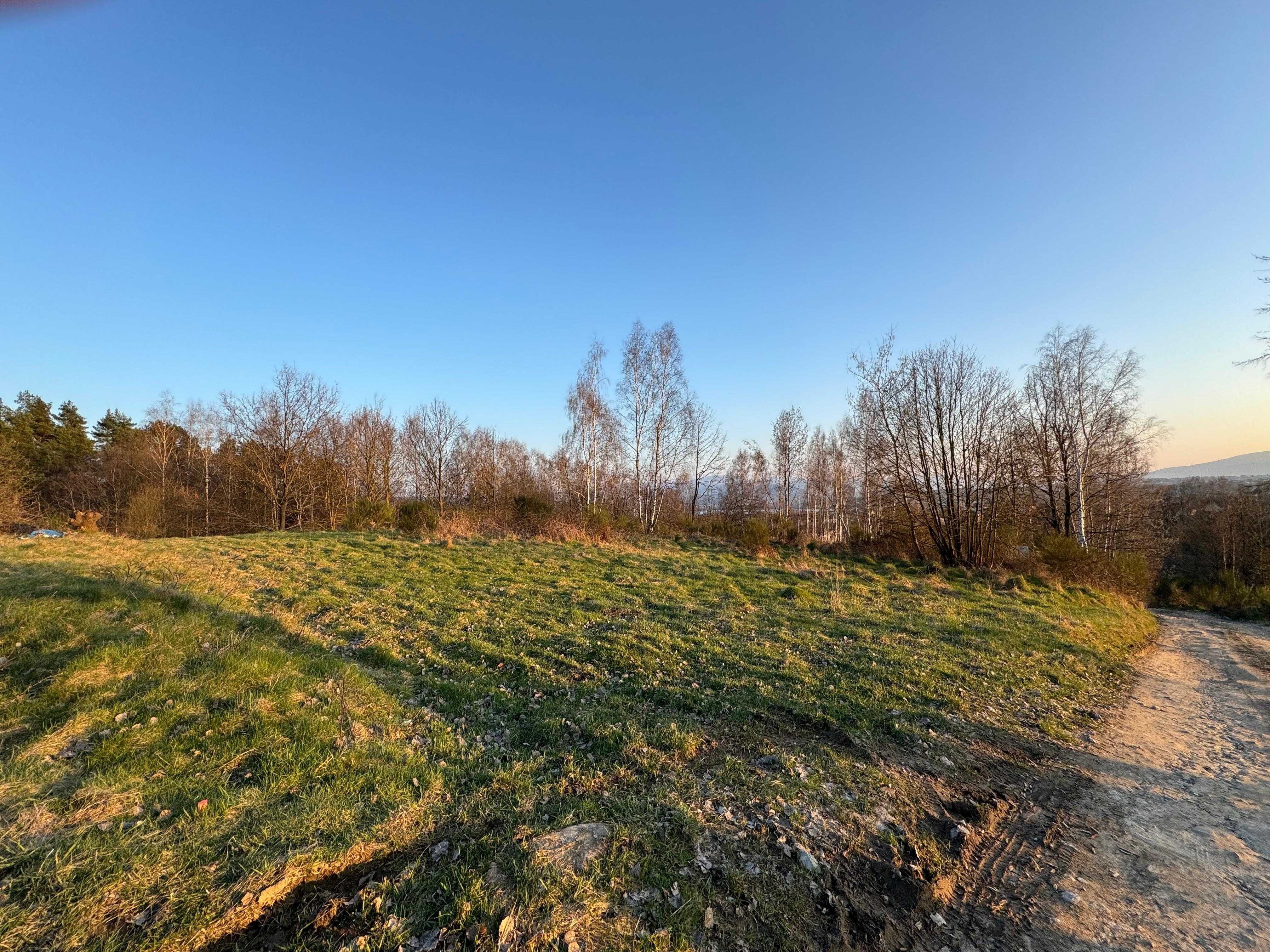 Sprzedam działkę 8a Bierna 1,0 km od Jeziora Żywieckiego