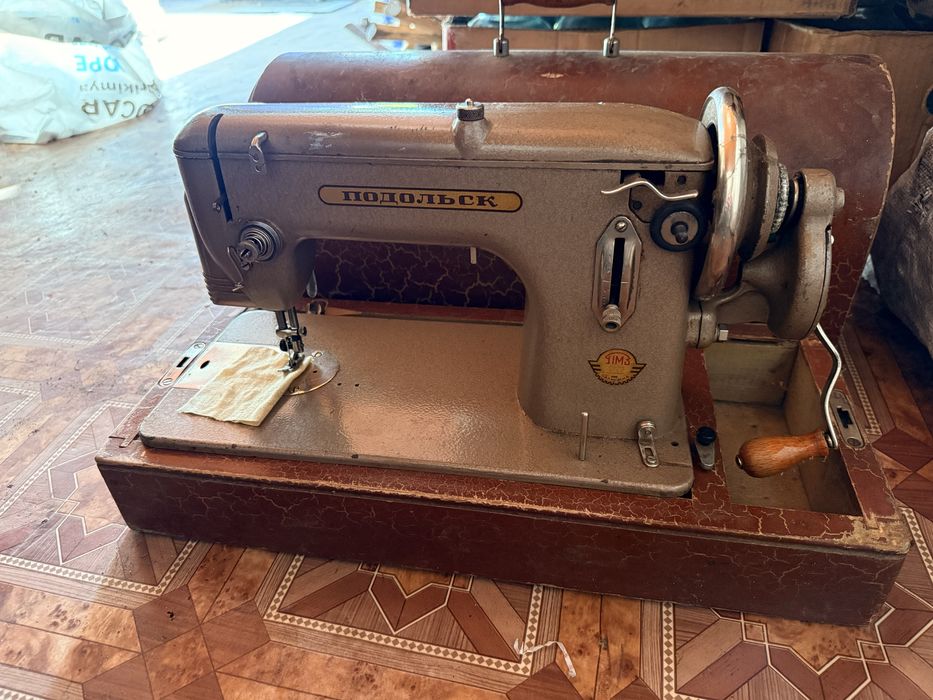 Швейна машинка «Подільськ»