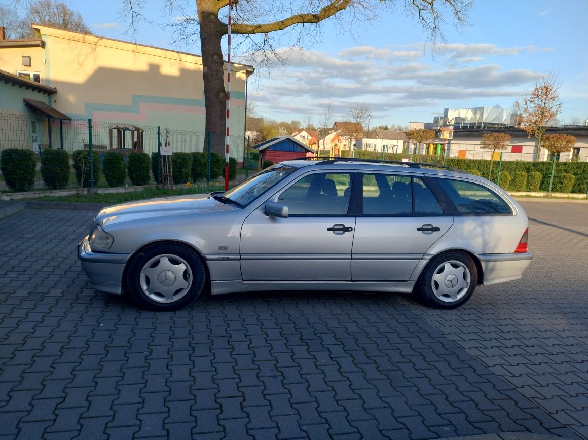 Mercedes C200 automat Esprit niski przebieg zabany