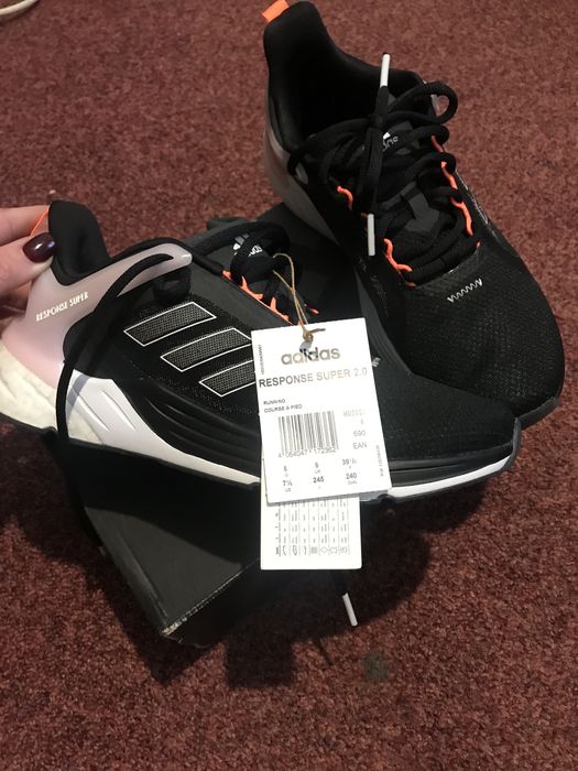 Кроси нові ,фірмові ,дуже круті