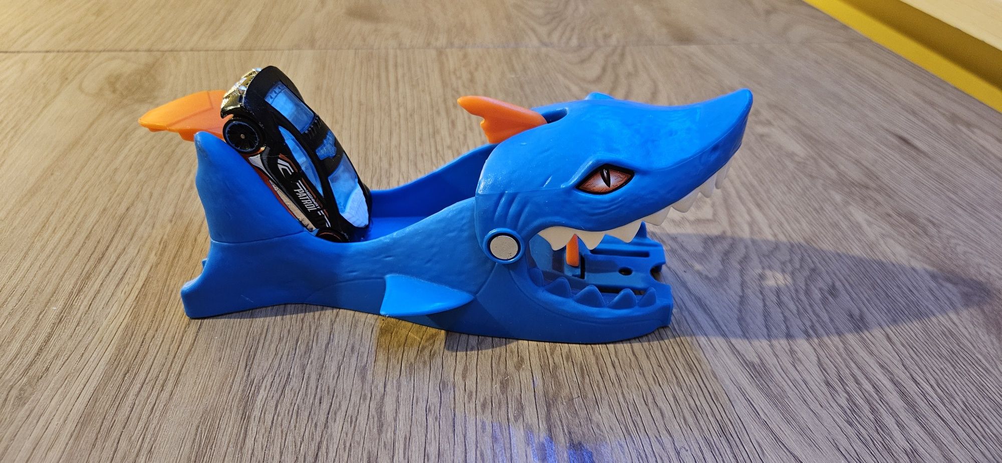 Hot wheels shark city