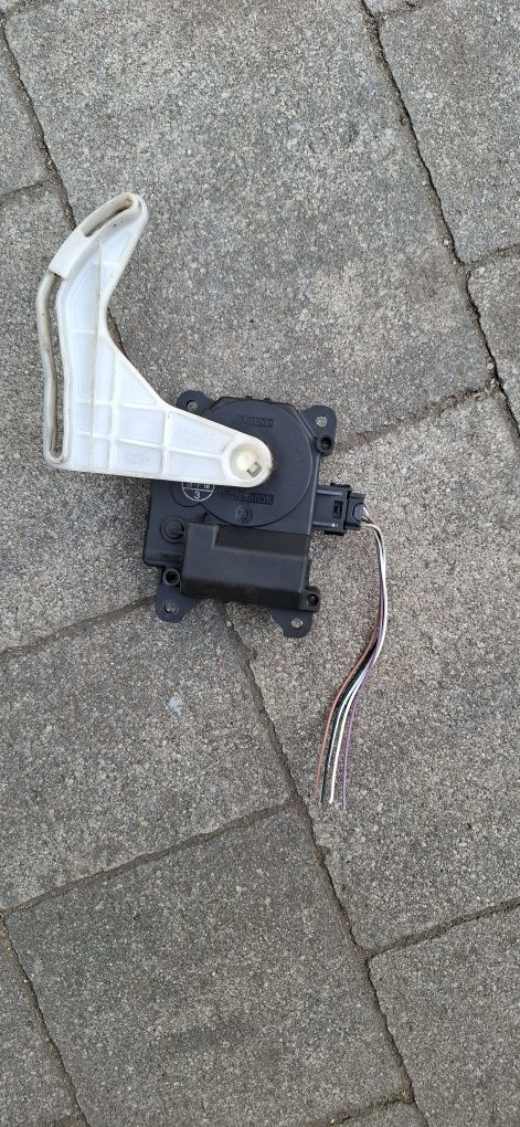 Dampre silniczek nagrzewnicy avensis t25 corolla verso AE063700- 8930